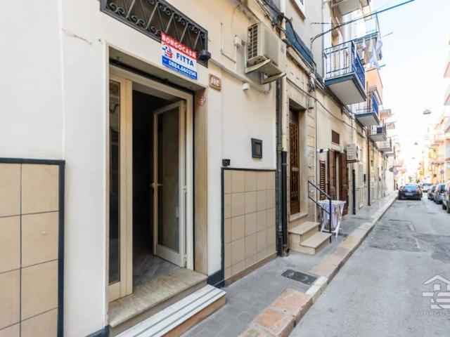 Locale Commerciale in affitto a Puglia, Foggia