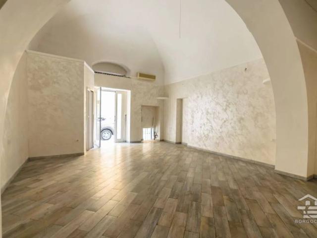 Locale Commerciale in affitto a Puglia, Foggia