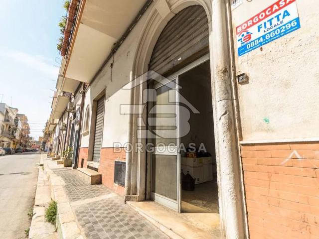 Locale Commerciale in affitto a Puglia, Foggia