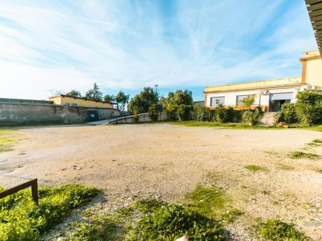 Locale Commerciale in affitto a Puglia, Foggia