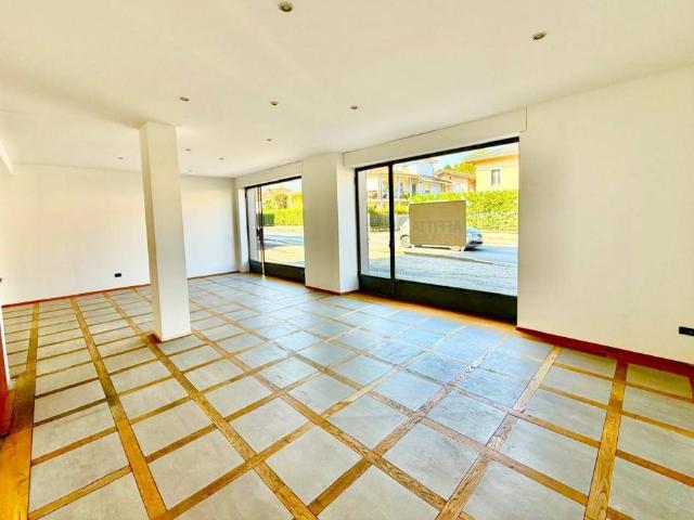 Locale Commerciale in affitto a Piemonte, Cuneo