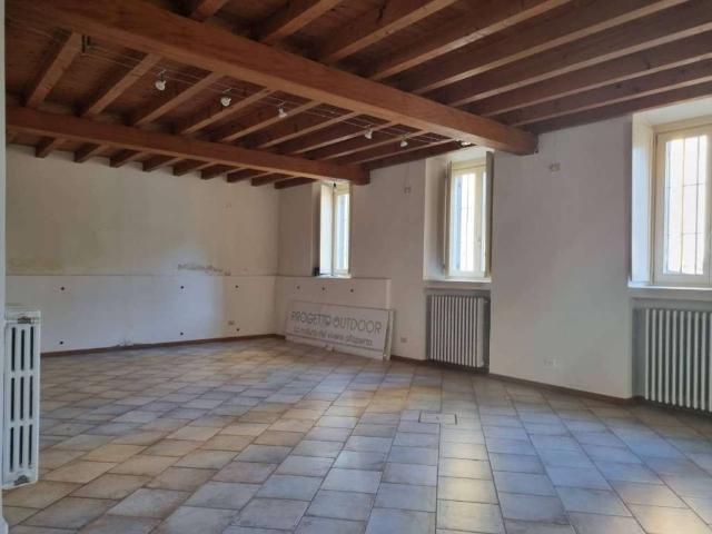 Locale Commerciale in affitto a Prezzate, Mapello