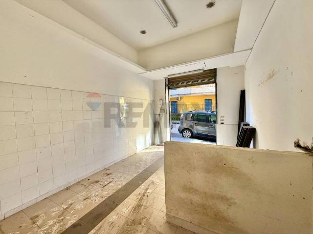 Locale Commerciale in affitto a Marano Di Napoli, Campania
