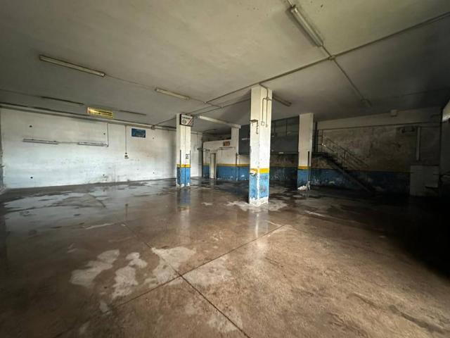 Locale Commerciale in affitto a Marano Di Napoli, Campania