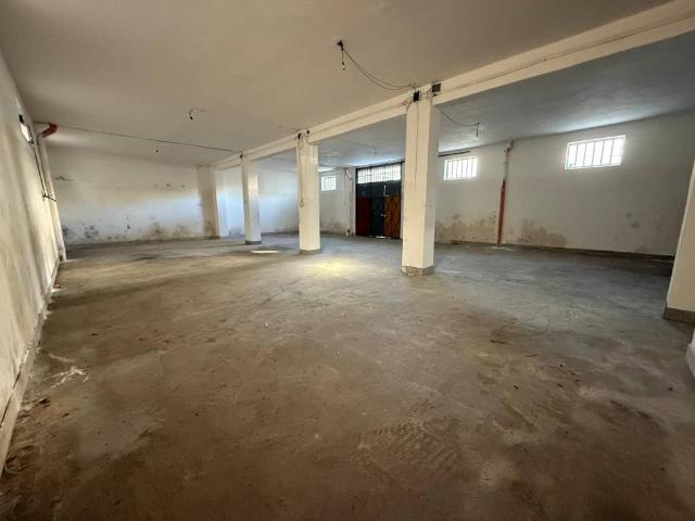 Locale Commerciale in affitto a Marano Di Napoli, Campania