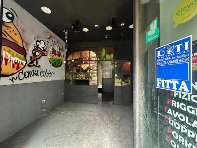 Locale Commerciale in affitto a Marano Di Napoli, Campania