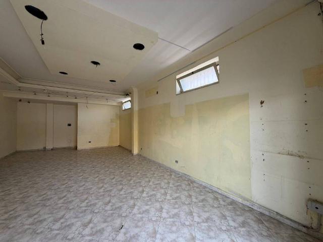 Locale Commerciale in affitto a Marano Di Napoli, Campania