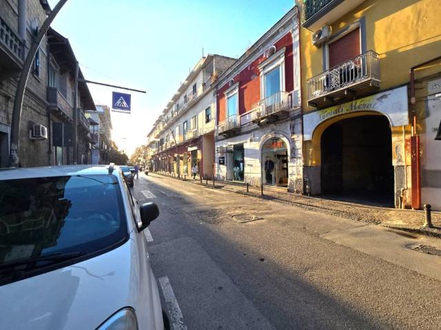 Locale Commerciale in affitto a Marano Di Napoli, Campania