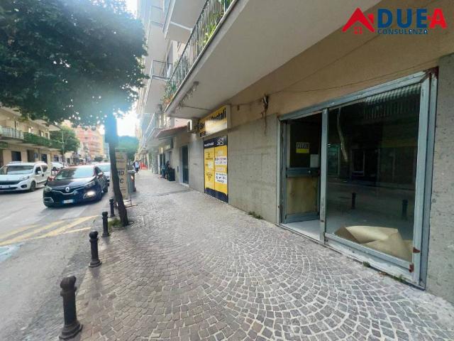 Locale Commerciale in affitto a Marano Di Napoli, Campania
