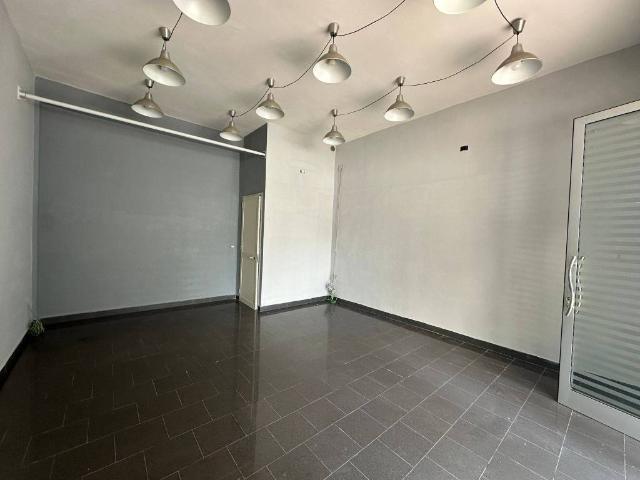 Locale Commerciale in affitto a Marano Di Napoli, Campania