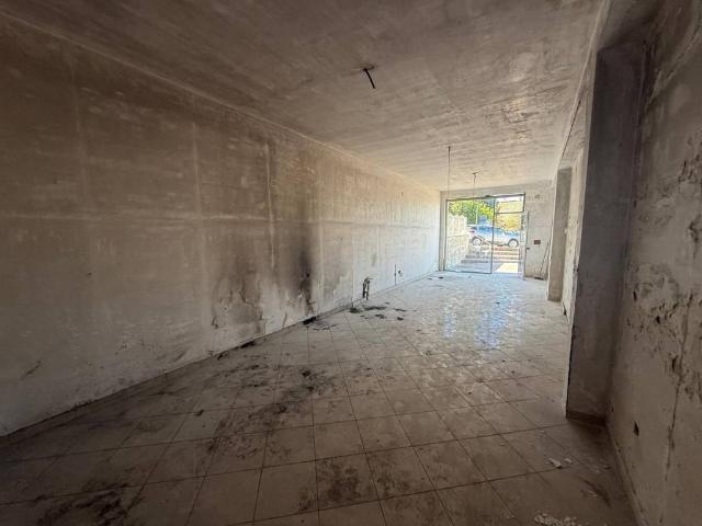 Locale Commerciale in affitto a Marano Di Napoli, Campania