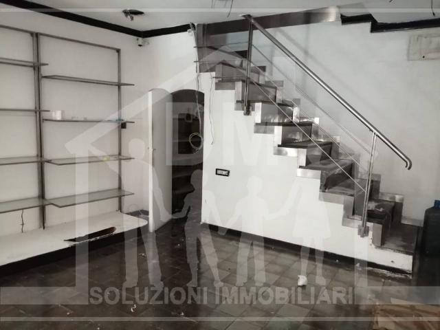 Locale Commerciale in affitto a Marano Di Napoli, Campania