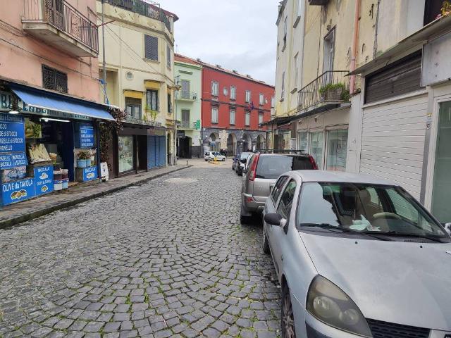 Locale Commerciale in affitto a Marano Di Napoli, Campania