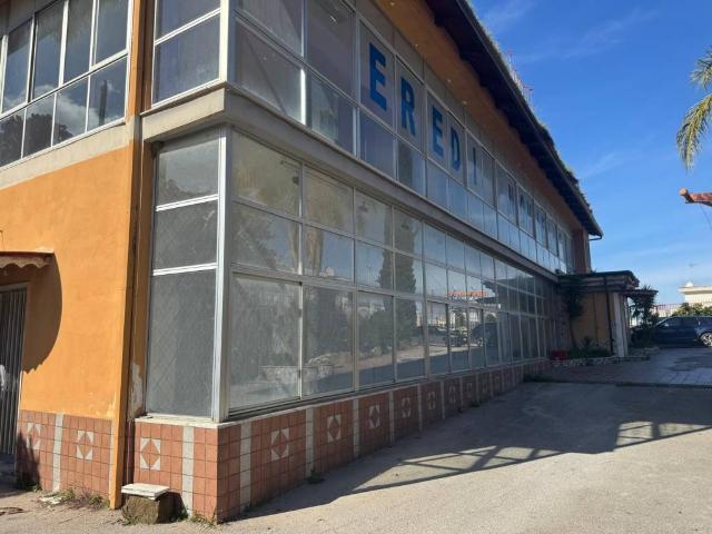 Locale Commerciale in affitto a Marano Di Napoli, Campania