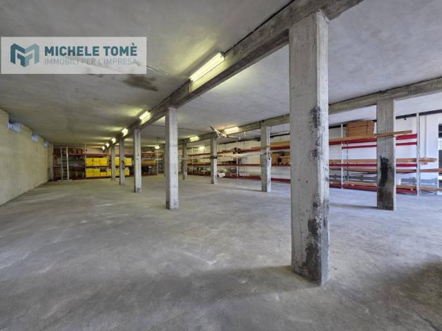 Locale Commerciale in affitto a Marano Di Valpolicella, Veneto