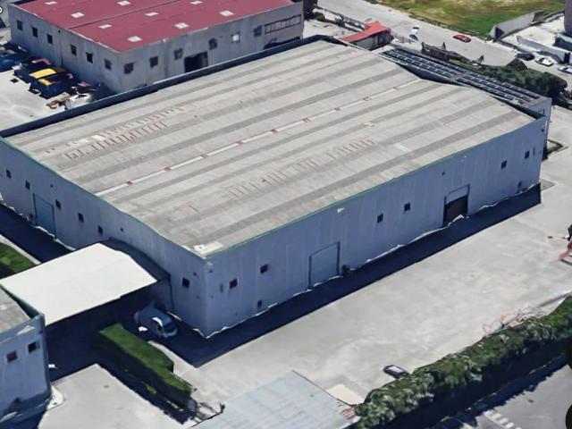 Locale Commerciale in affitto a Marcianise, Campania