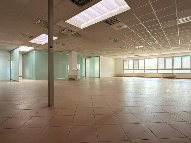 Locale Commerciale in affitto a Marcon, Veneto
