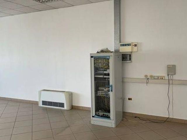 Locale Commerciale in affitto a Marcon, Veneto