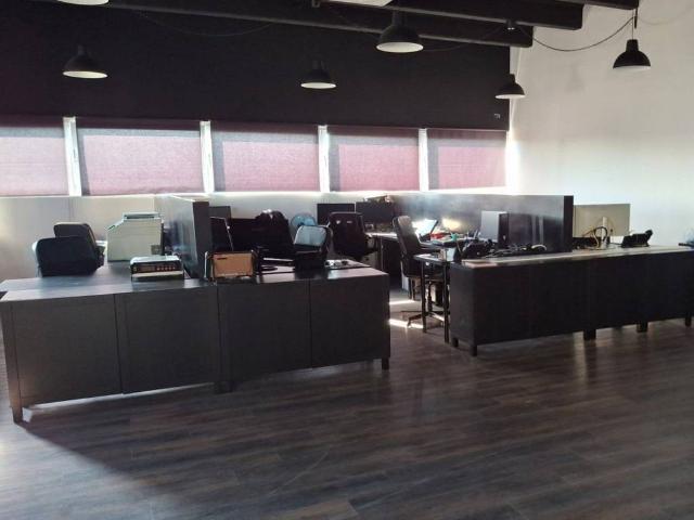 Locale Commerciale in affitto a Marcon, Veneto
