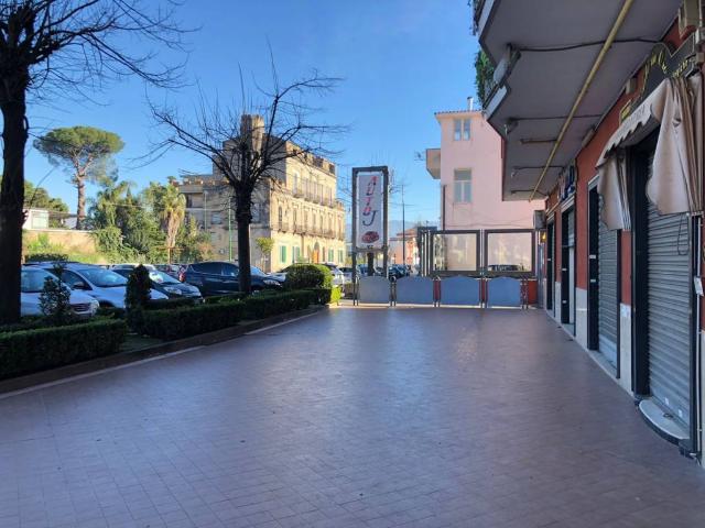 Locale Commerciale in affitto a Faibano di Marigliano, Marigliano