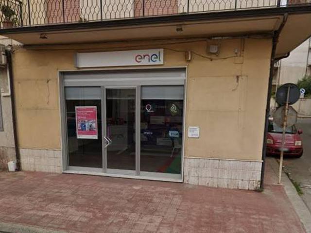 Locale Commerciale in affitto a Calabria, Reggio Calabria