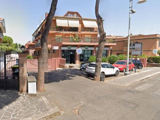 Locale Commerciale in affitto a Roma Capitale, Lazio