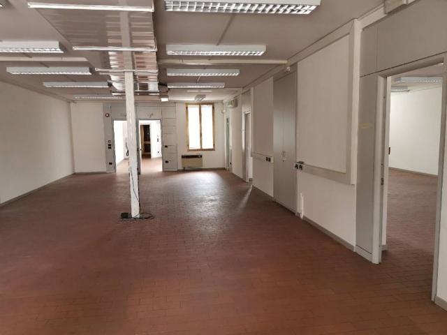 Locale Commerciale in affitto a Marostica, Veneto