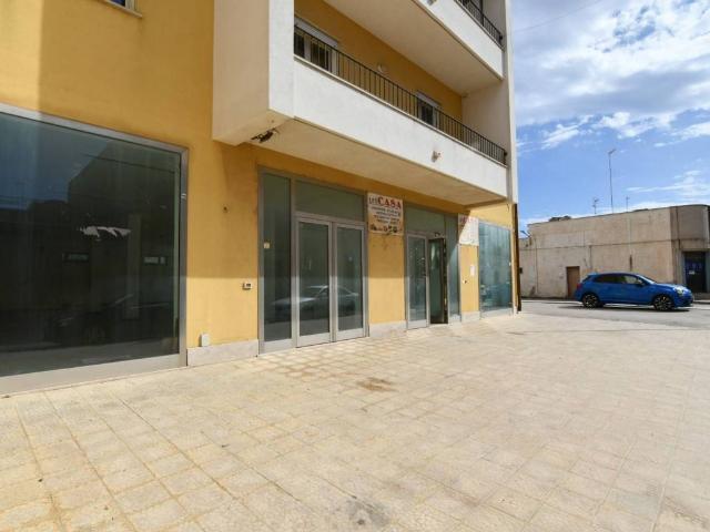 Locale Commerciale in affitto a Strasatti, Marsala