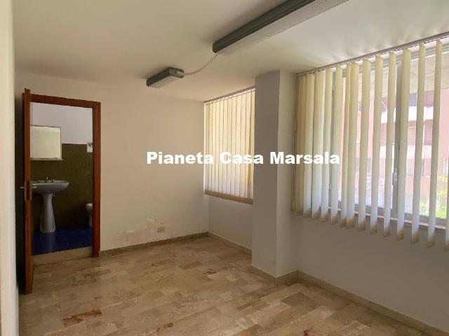 Locale Commerciale in affitto a Marsala, Sicilia