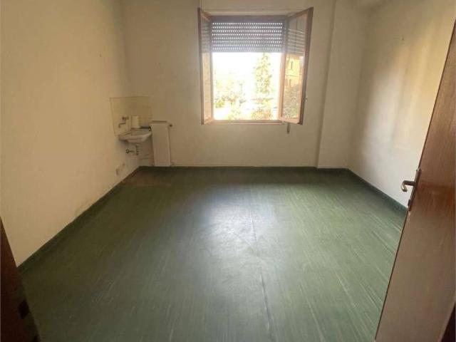 Locale Commerciale in affitto a Marsciano, Perugia