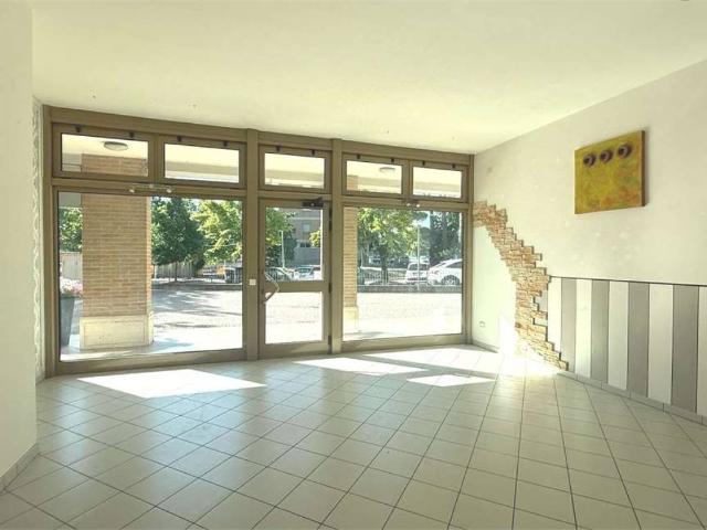 Locale Commerciale in affitto a Fratta Todina, Umbria