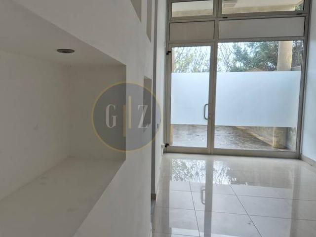 Locale Commerciale in affitto a Puglia, Lecce