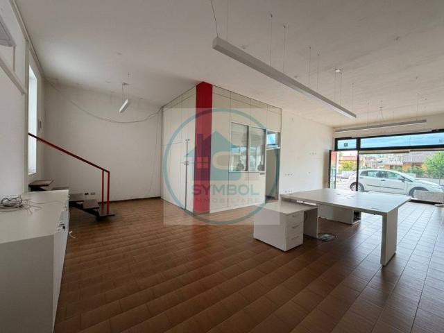 Locale Commerciale in affitto a Martellago, Veneto