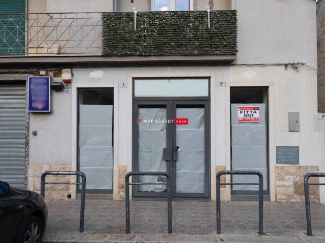 Locale Commerciale in affitto a Puglia, Taranto