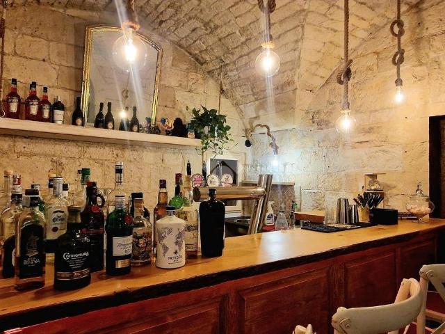 Locale Commerciale in affitto a Puglia, Taranto