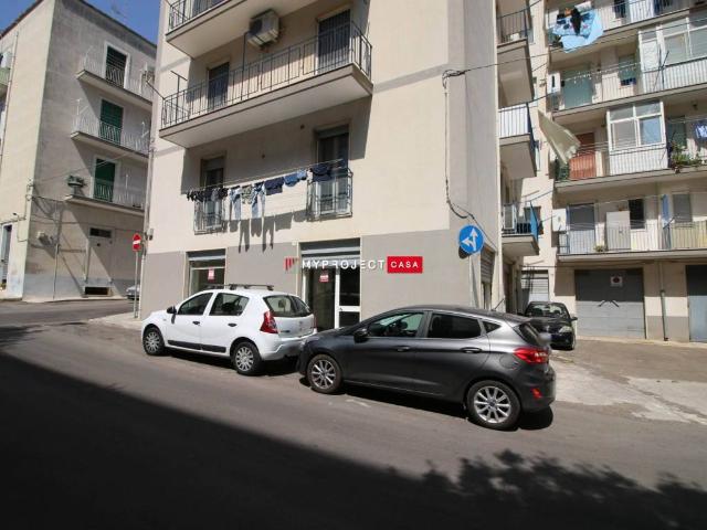 Locale Commerciale in affitto a Puglia, Taranto