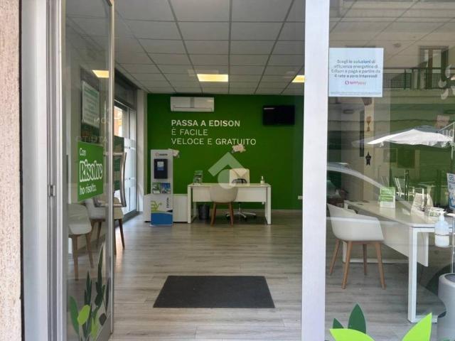 Locale Commerciale in affitto a Puglia, Taranto