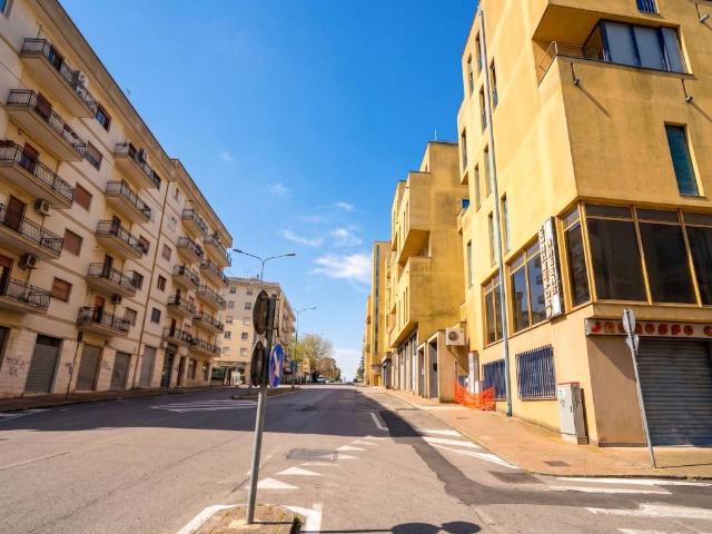 Locale Commerciale in affitto a Puglia, Taranto