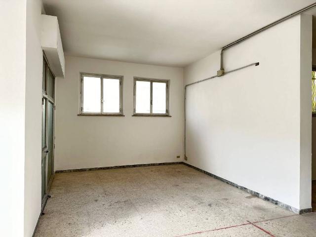 Locale Commerciale in affitto a Unione dei Comuni della Val Vibrata, Martinsicuro