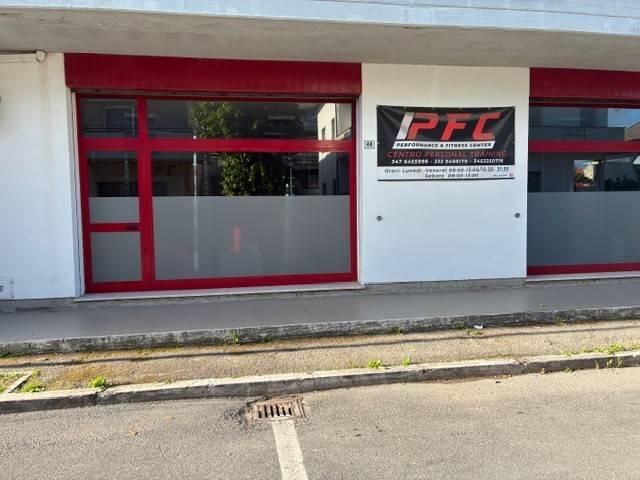 Locale Commerciale in affitto a Unione dei Comuni della Val Vibrata, Martinsicuro