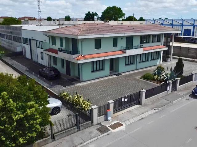 Locale Commerciale in affitto a Maserà Di Padova, Veneto