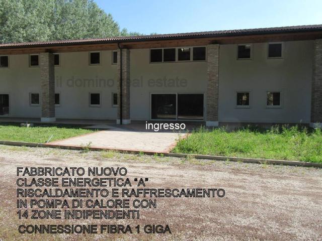 Locale Commerciale in affitto a Maserà Di Padova, Veneto