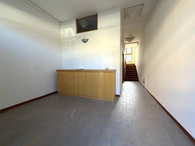 Locale Commerciale in affitto a Massa e Cozzile, Margine Coperta