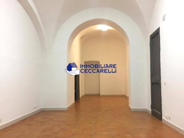 Locale Commerciale in affitto a San Carlo, Marina Di Massa