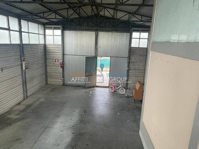 Locale Commerciale in affitto a Cinque Vie, Marina Di Massa