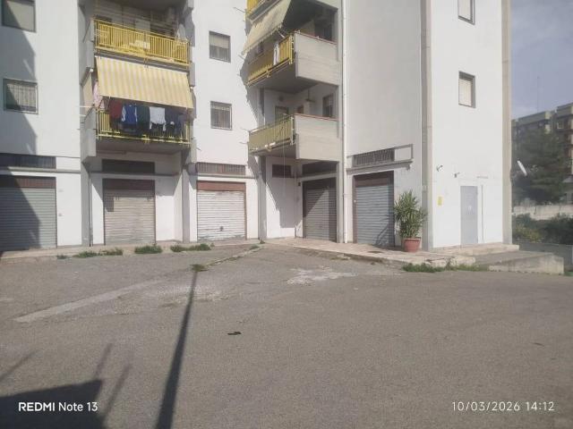 Locale Commerciale in affitto a Puglia, Taranto