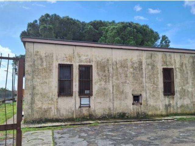 Locale Commerciale in affitto a Massarosa, Toscana