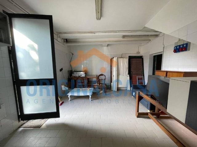 Locale Commerciale in affitto a Molinetto, Mazzano