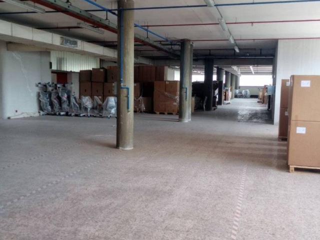 Locale Commerciale in affitto a Meda, Lombardia