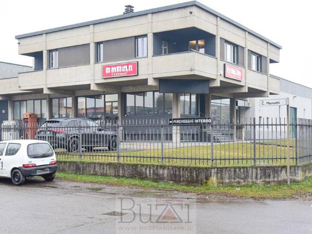 Locale Commerciale in affitto a Meda, Lombardia